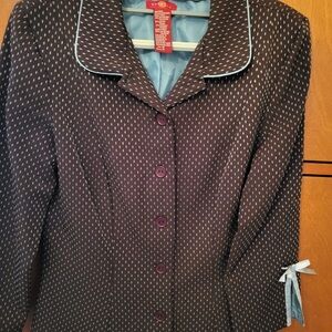 Sangria, size 10 Patterned Women's Suit in great condition vintage